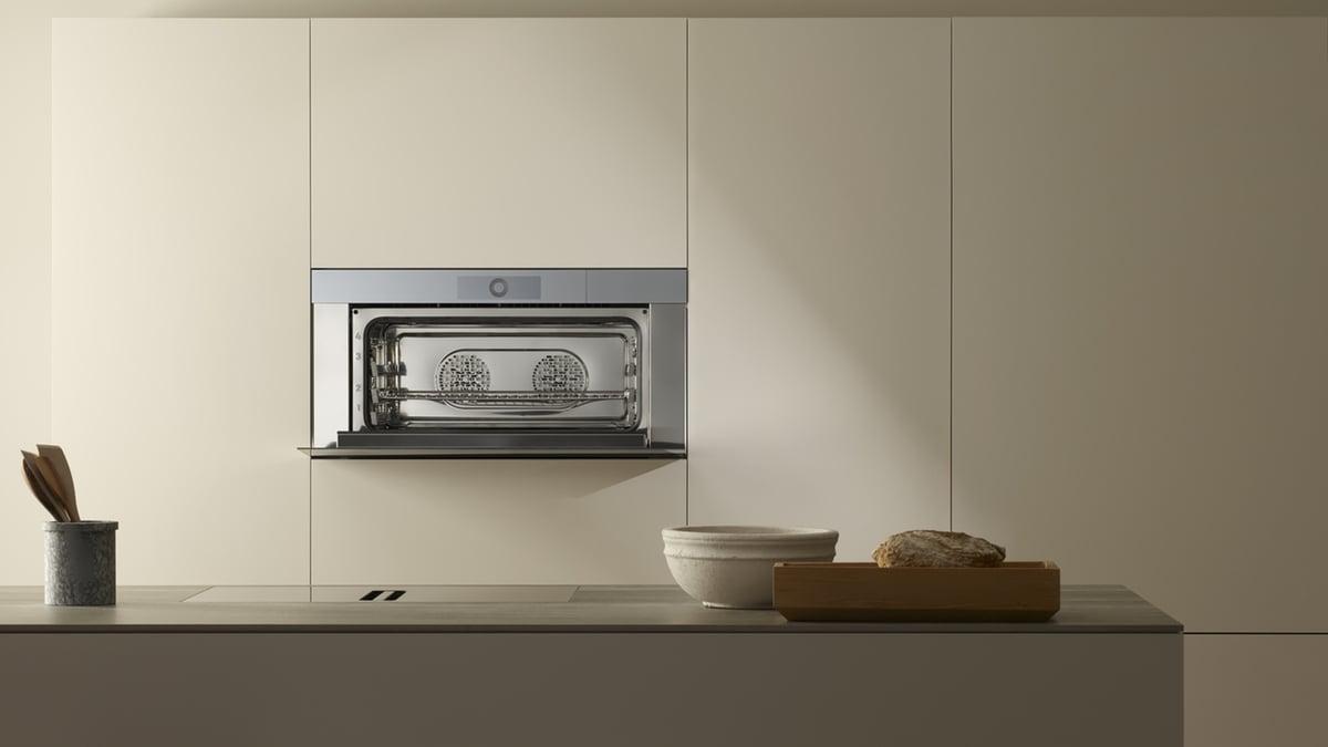 Four micro-ondes V-Zug Four micro-ondes V-Zug intégré meuble cuisine
