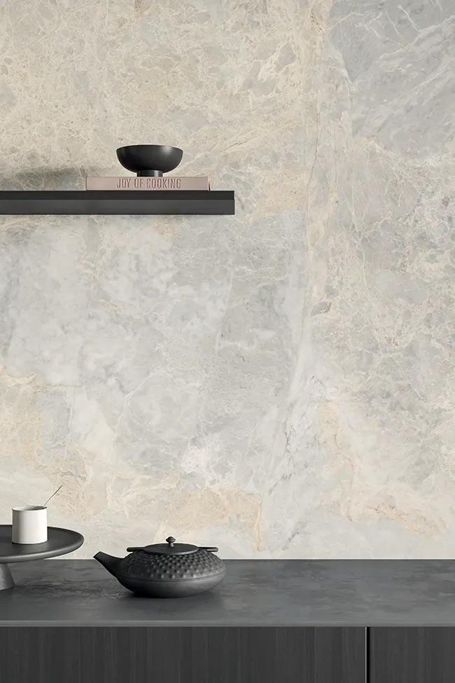 Carrelage effet marbre Carrelage imitation marbre sur mur de cuisine