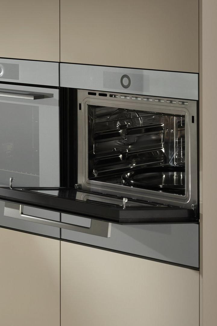 Micro-ondes V-Zug Ensemble four et four micro-ondes