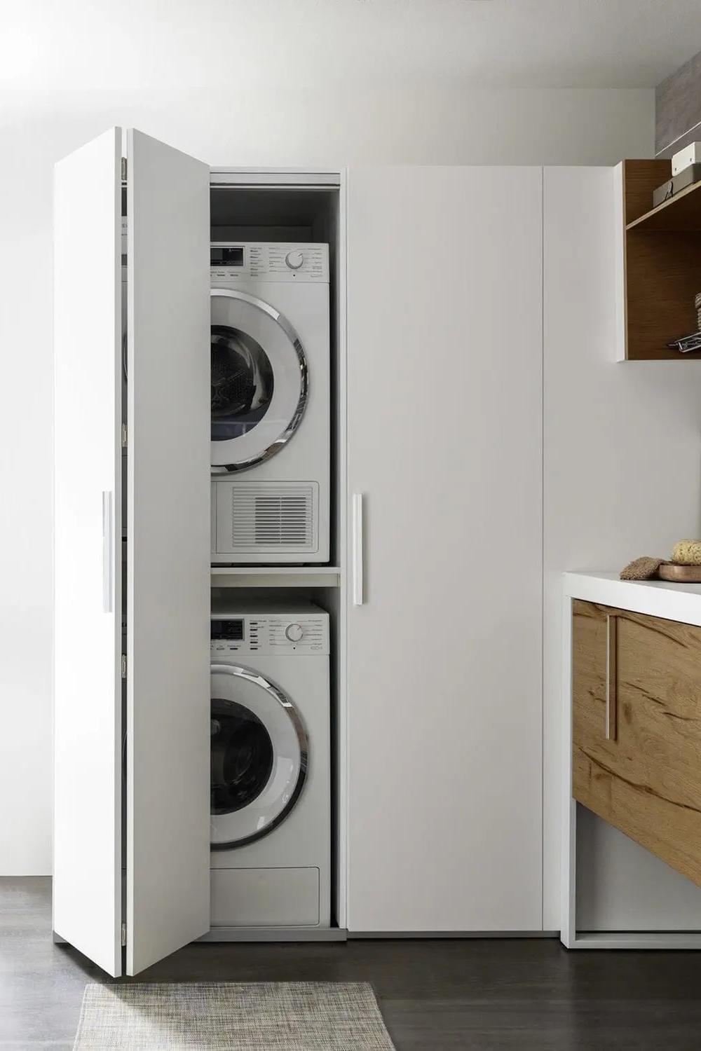 Armoire buanderie Armoire buanderie colonnes lave-linge sèche-linge agencement intérieur