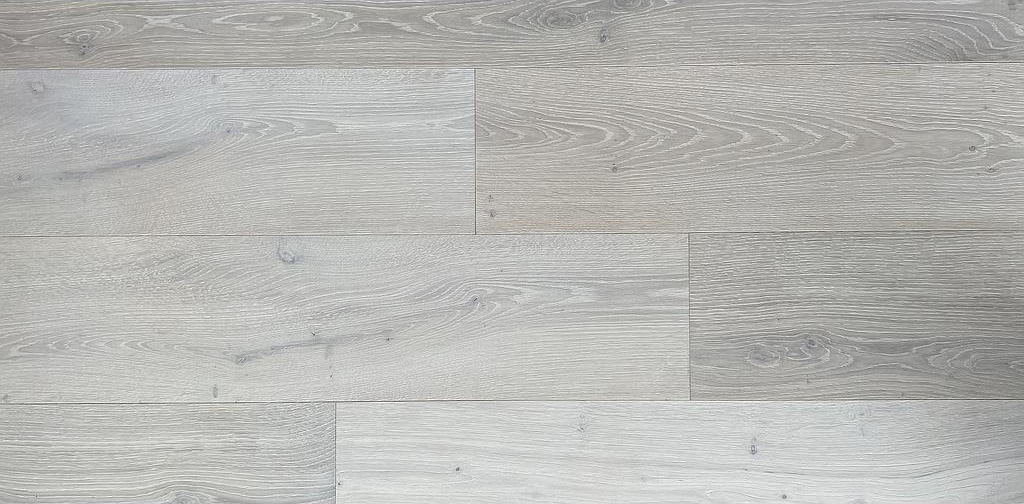 Parquet rainé-crêté 3 plis Symphonie RUSTIQUE 1050 - Chêne brossé. huilé - couleur MONTE ROSA - couche d'usure 3.6 mm - 2200 x 192 x 15 - 2.688m2/cart. - 94.08m2/pal. - 7.5kg/m2