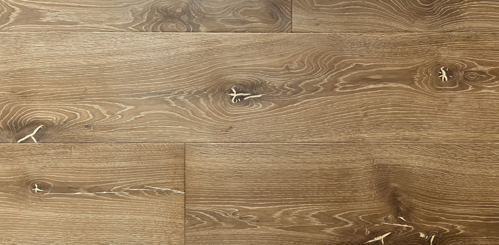 Parquet 3-Plis Light 3-D. Chêne européen. choix: 3. avec noeuds. séché naturellement. brossé. huilé/ mastique selon choix usine - 15 x 1800 - 3200 x 170 / 200 / 230 / 260 mm - Couche d'usure : env. 3.8 mm - coloris : Wildhorn